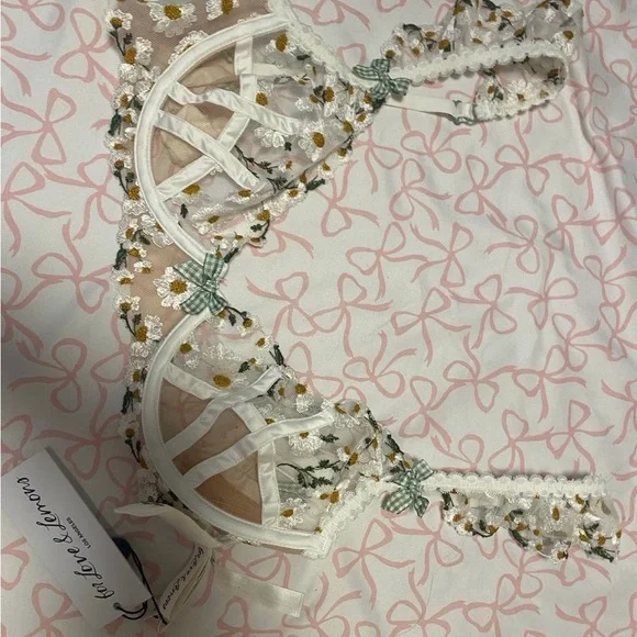 NWT for love and lemons tossed daisy bra - Picture 3 of 4